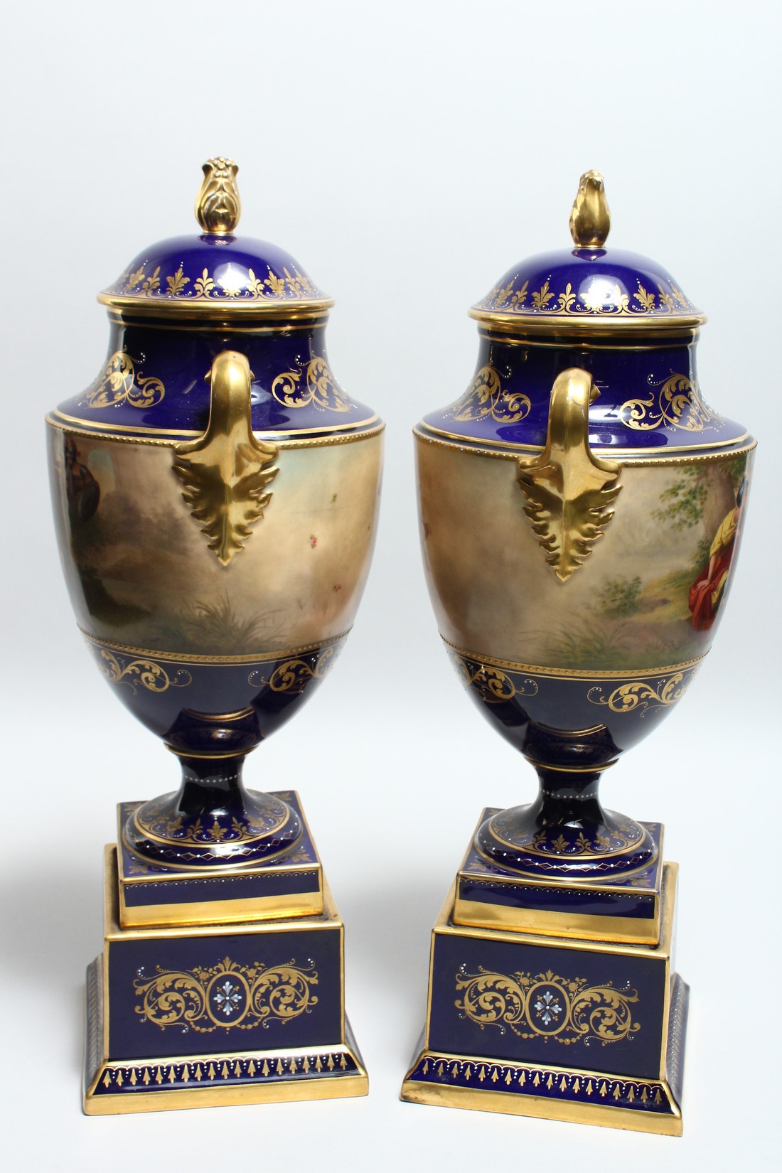 A SUPERB LARGE PAIR OF 19TH CENTURY VIENNA URN SHPAED VASES, COVERS AND STANDS with rich blue ground - Image 4 of 17