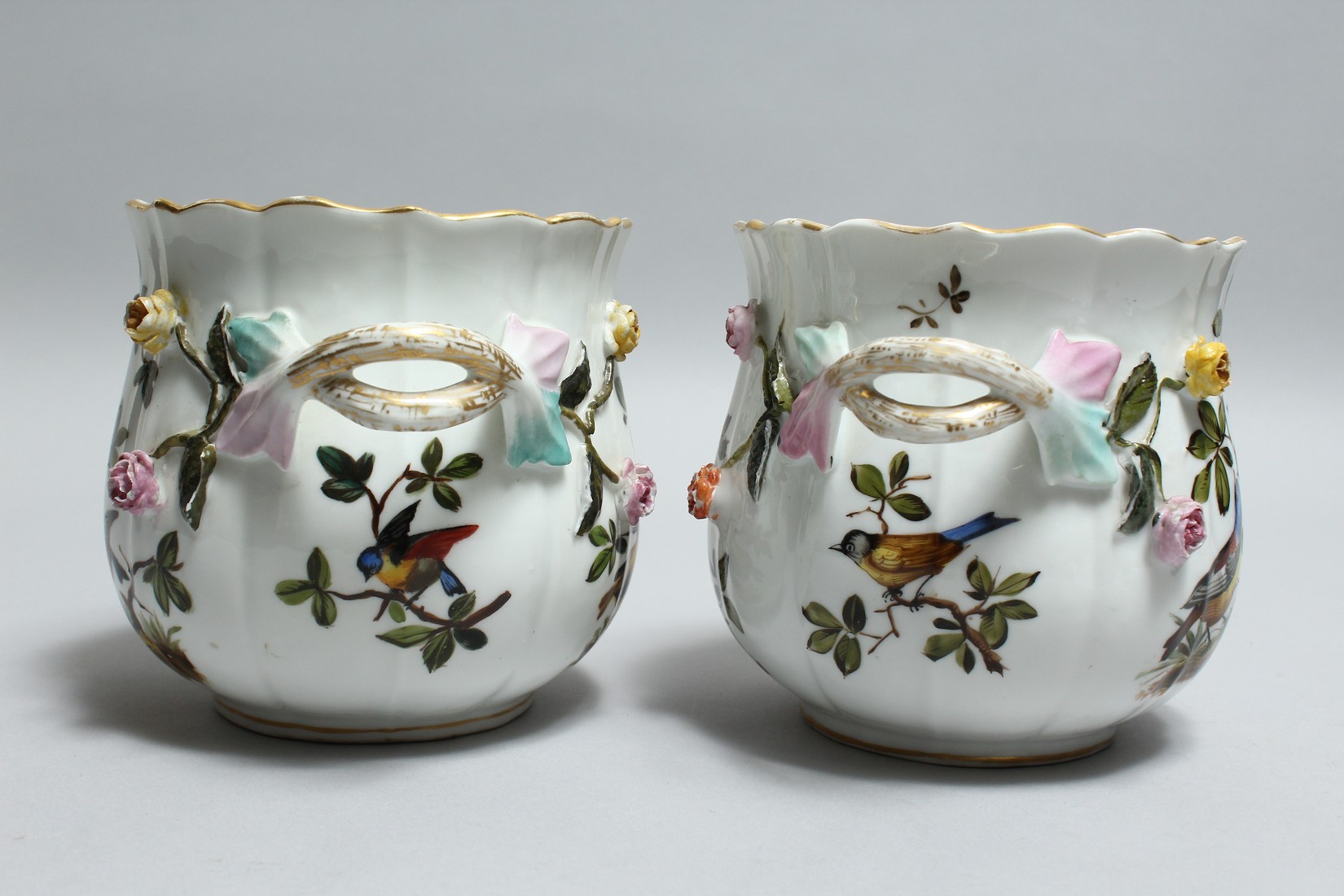 A GOOD PAIR OF DRESDEN PORCELAIN TWO HANDLED CACHE POTS painted and encrusted with birds and - Bild 4 aus 7