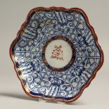 AN 18TH CENTURY ROYAL LILY PATTERN TEA POT STAND, 'S' mark. N B. Caughley Royal Lily is much rarer