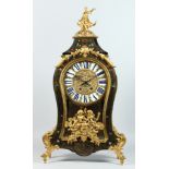 A 19TH CENTURY FRENCH BOULLE MANTLE CLOCK, with eight day movement striking on a bell, enamelled