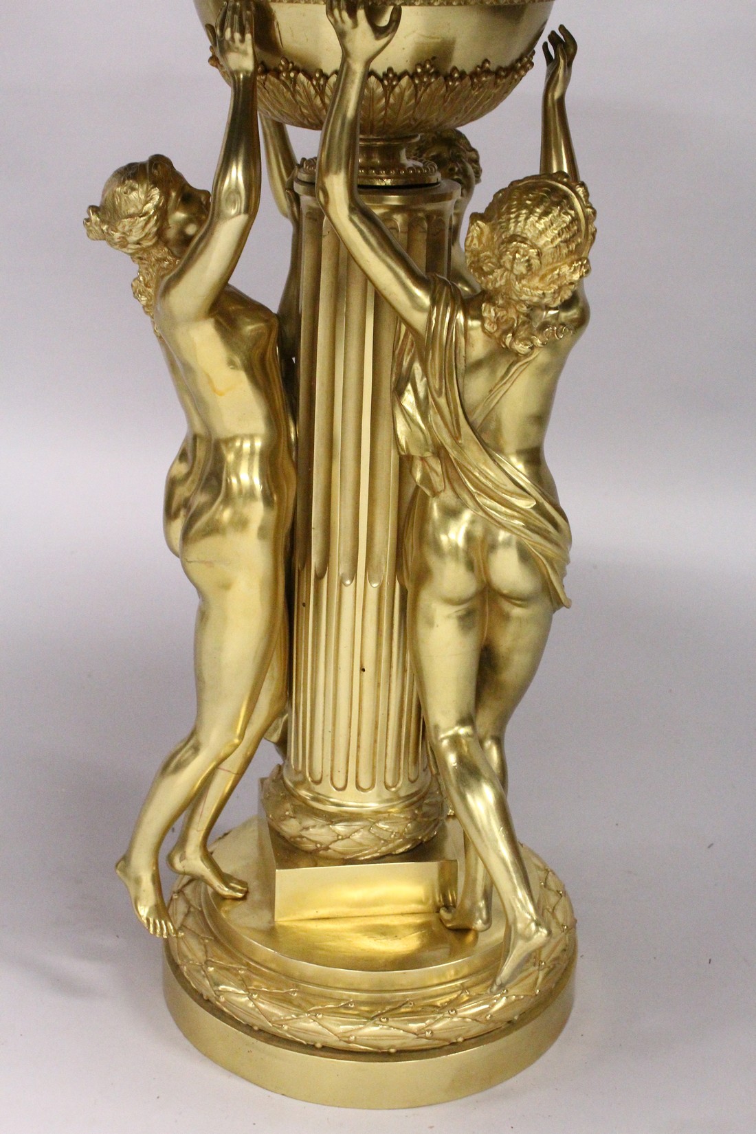 A SUPERB 19TH CENTURY SEVRES AND ORMOLU GEURIDON, thecircular top inset with a painted porcelain - Bild 16 aus 17