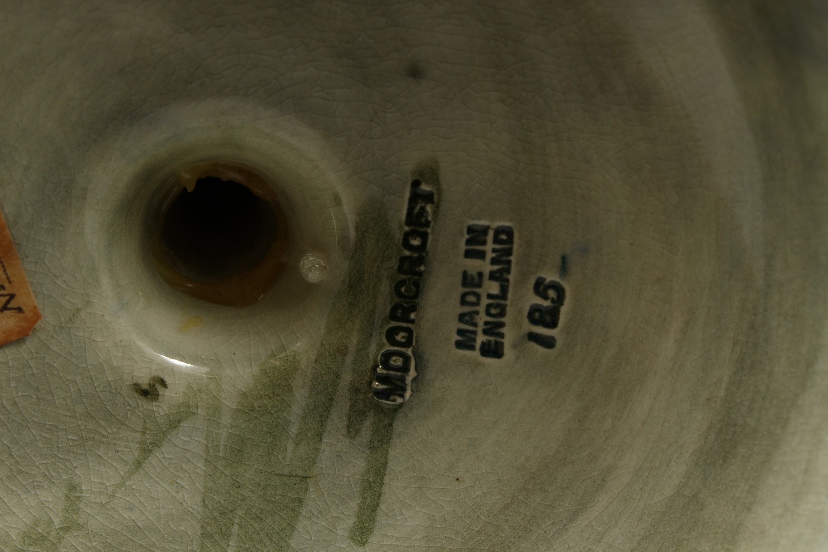 A MOORCROFT LIBERTYS POMMEGRANATE CANDLESTICK, impressed Moorcroft, with paper label. 8ins high ( - Bild 10 aus 11
