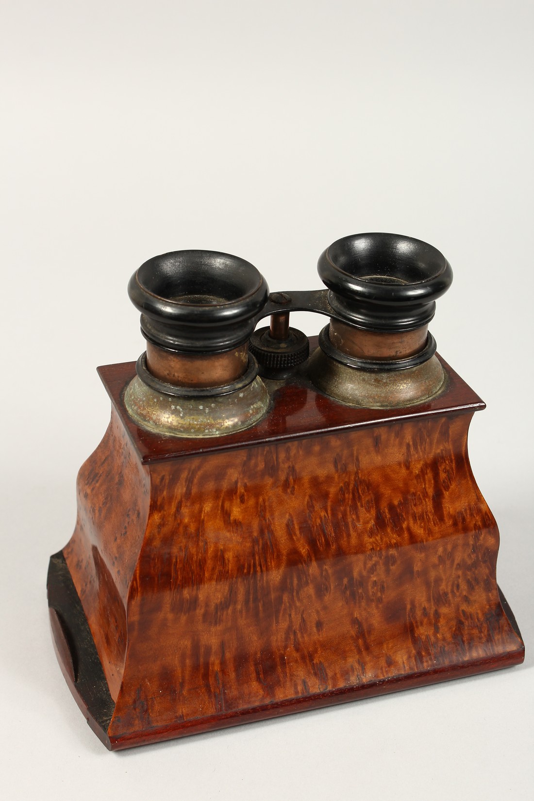 A 19TH CENTURY BURRWOOD STEREO VIEWER. - Image 4 of 4