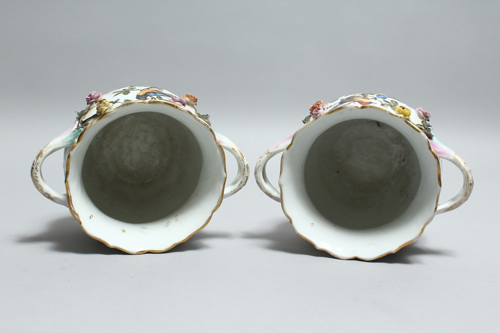 A GOOD PAIR OF DRESDEN PORCELAIN TWO HANDLED CACHE POTS painted and encrusted with birds and - Bild 5 aus 7
