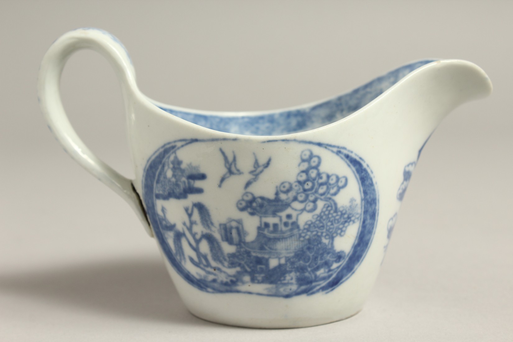 A TURNERS BLUE AND WHITE JUG, printed Chinese pattern, Godden Ref. Collection, illustrated Godden - Bild 2 aus 7