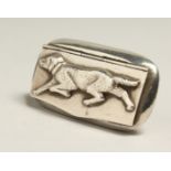 A SILVER SNUFFF BOX the lid fitted with a dog in relief. 2.25ins long.