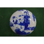 A Chinese blue and white circular box and cover.