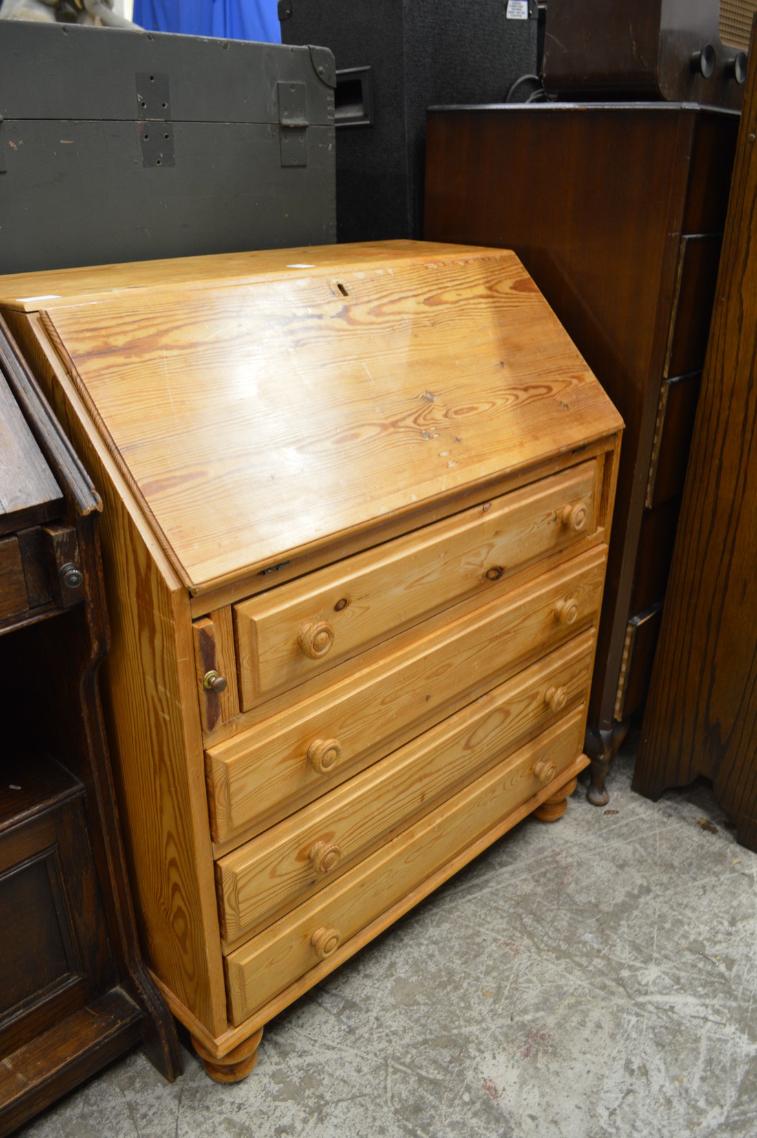 A pine bureau.