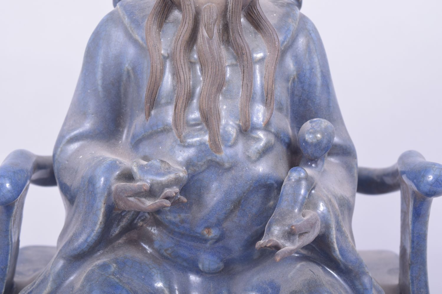 A LARGE CHINESE POWDER BLUE GLAZE POTTERY SEATED FIGURE of a god, the figure seated upon a throne - Image 6 of 8