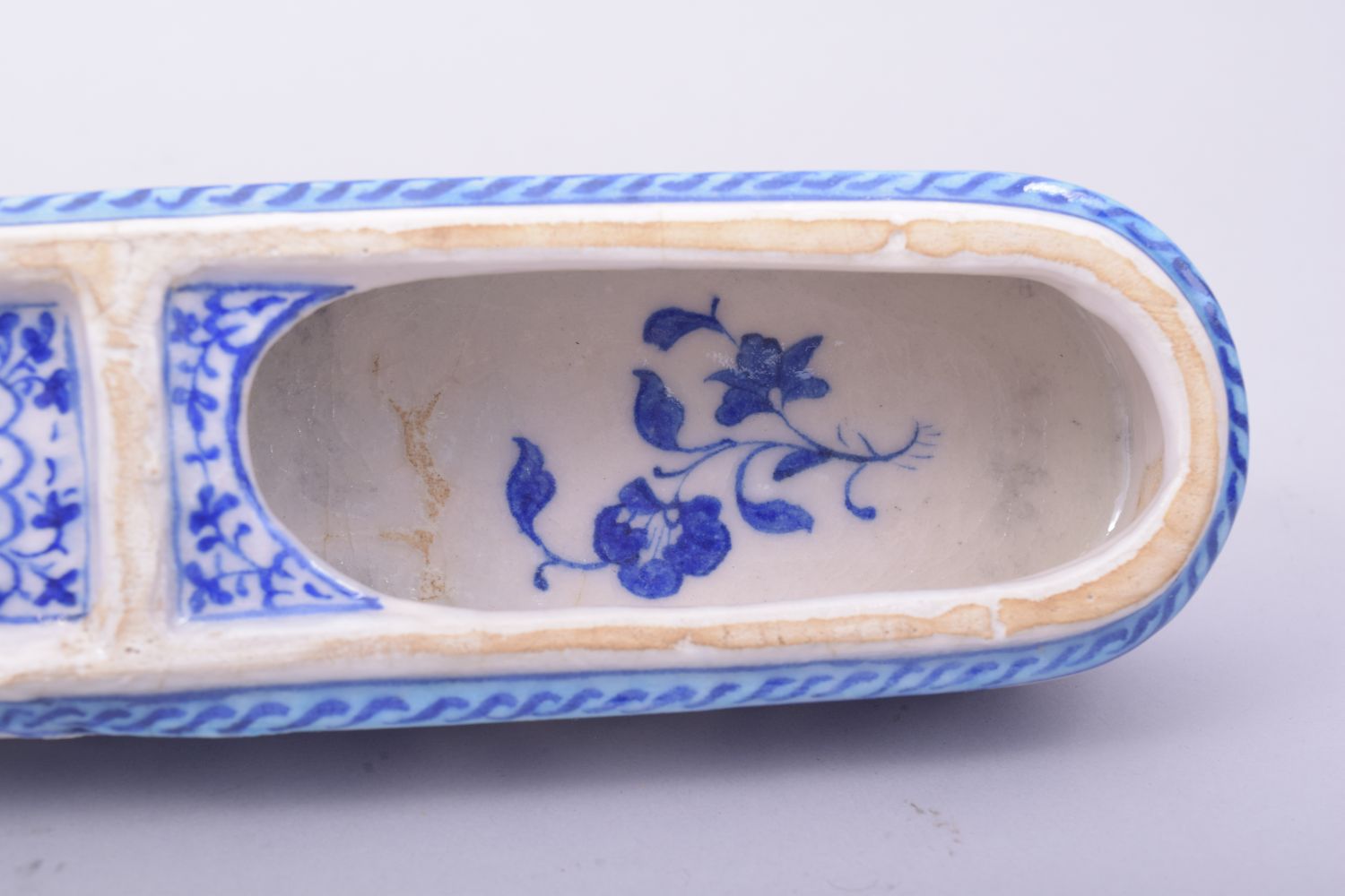 A TURKISH OTTOMAN BLUE AND WHITE GLAZED POTTERY LIDDED PEN BOX, the interior with three - Image 5 of 6