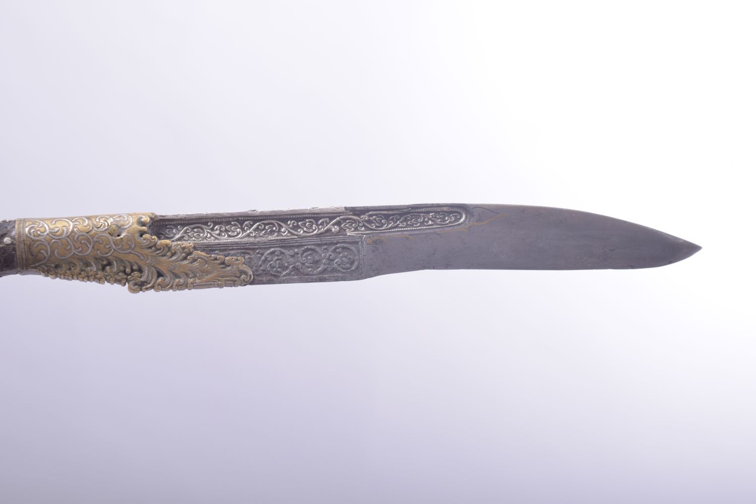 A FINE 18TH CENTURY SRI LANKAN PIHA KAETTA DAGGER, 24cm long. - Image 2 of 6