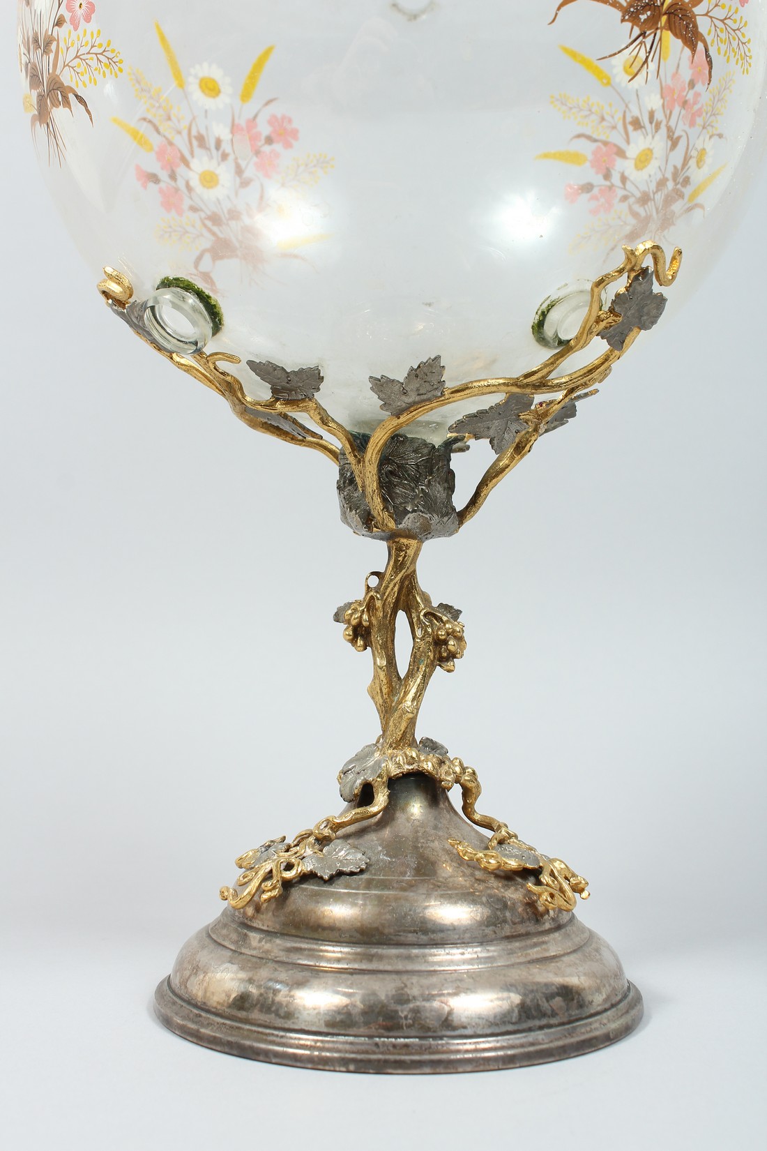 AN UNUSUAL SILVER-PLATED ORMOLU AND GLASS PEDESTAL BOWL, the bowl decorated with flowers on a - Image 2 of 8