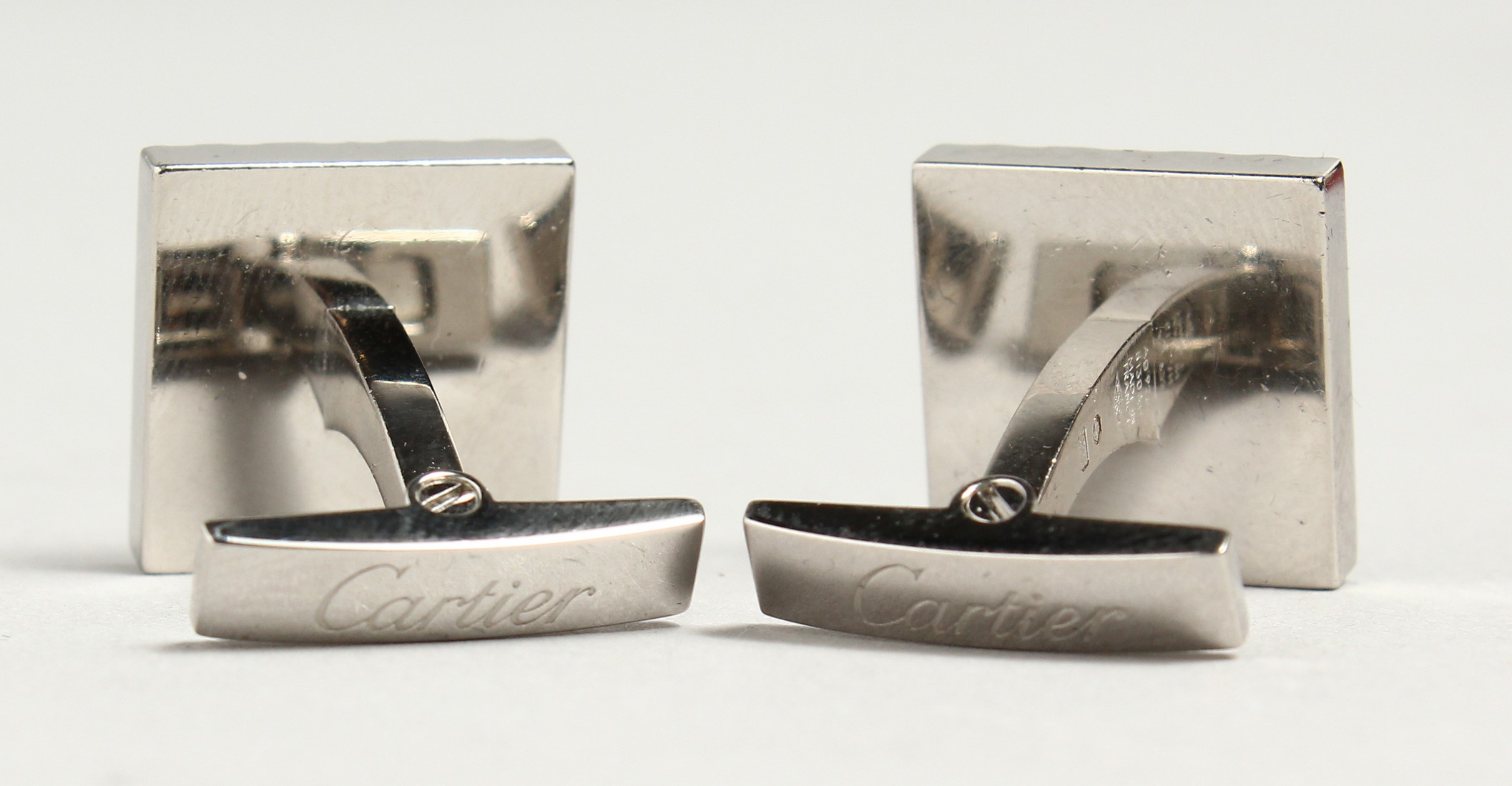 A GOOD PAIR OF CARTIER .925 CUFF LINKS in original red box and white outer box - Image 5 of 11