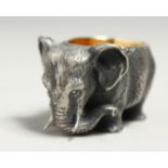 A RUSSIAN SILVER ELEPHANT SALT, 4cm long. Mark 84.