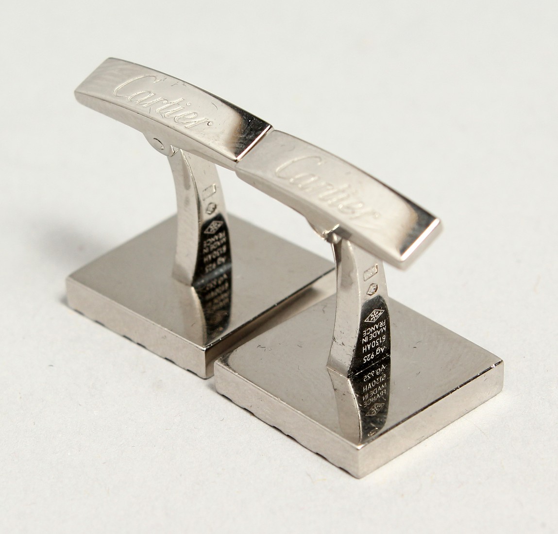 A GOOD PAIR OF CARTIER .925 CUFF LINKS in original red box and white outer box - Image 6 of 11