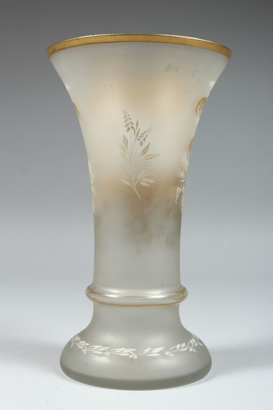 A GOOD FROSTED GLASS VASE with a scene of Rheinfels. 8ins high. - Image 4 of 5