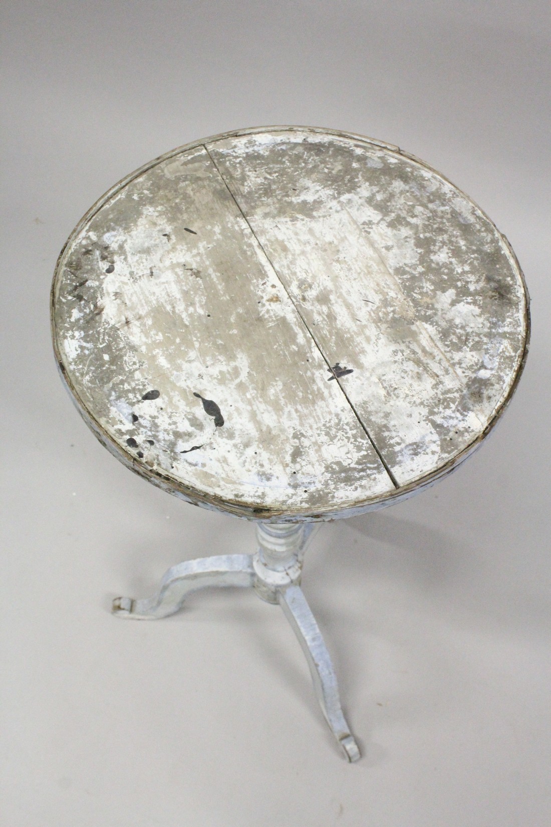 A 19TH CENTURY PAINTED PINE TRIPOD TABLE. 2ft 6.5ins high x 1ft 4ins diameter. - Image 2 of 2