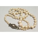 A VINTAGE GRADUATED PEARL NECKLACE