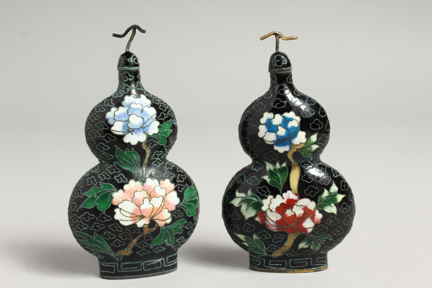 A PAIR OF CLOISONNE DECANTER SCENT BOTTLES - Image 2 of 2