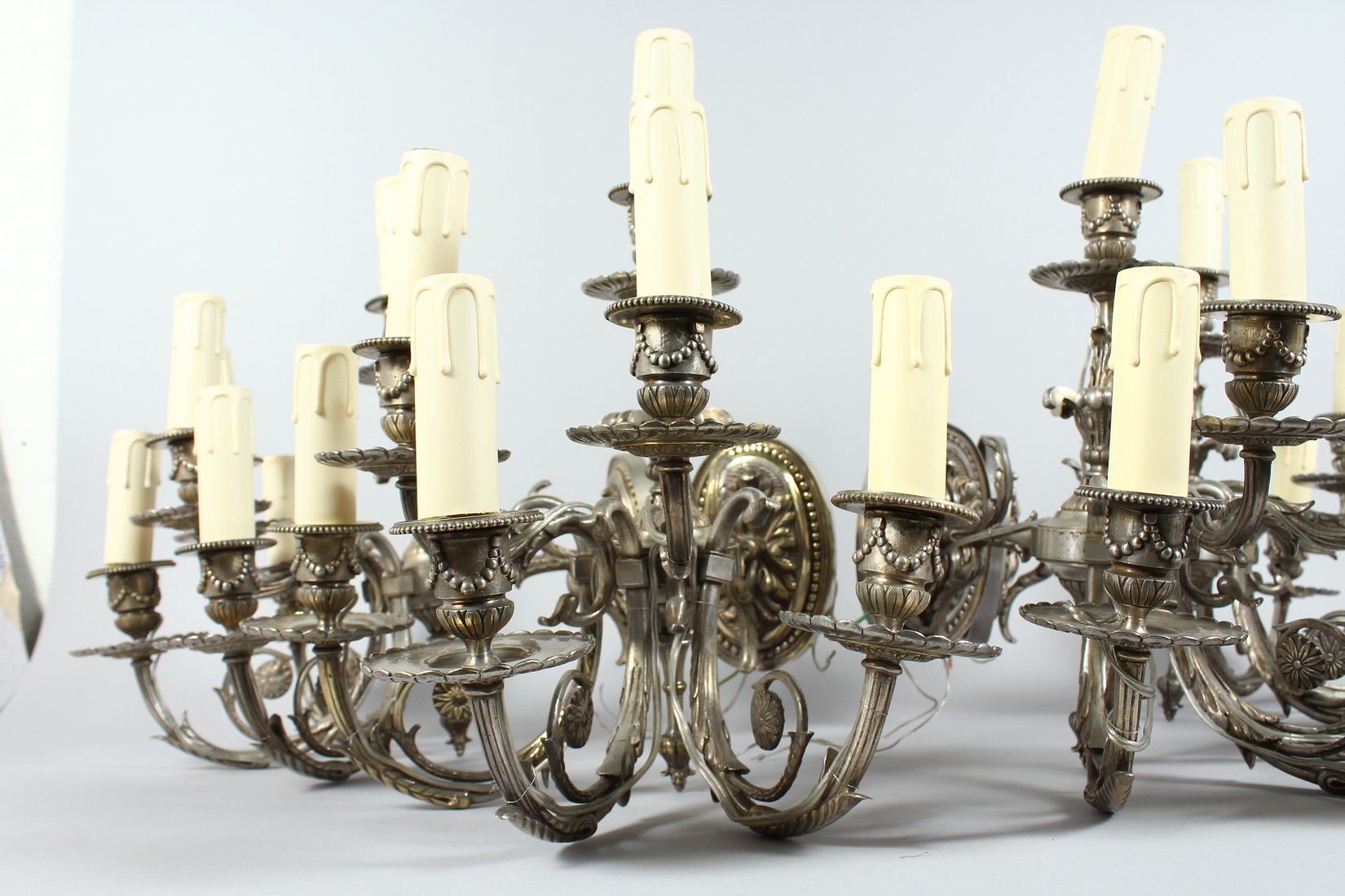 A GOOD SET OF FOUR SILVERED BRASS ADAM REVIVAL SIX LIGHT WALL APPLIQUES with a single light above - Image 2 of 6