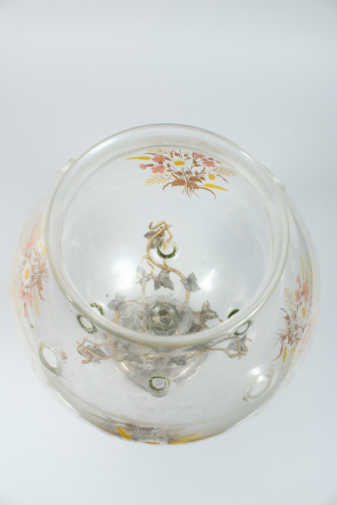 AN UNUSUAL SILVER-PLATED ORMOLU AND GLASS PEDESTAL BOWL, the bowl decorated with flowers on a - Image 6 of 8