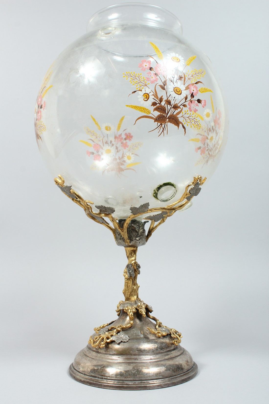 AN UNUSUAL SILVER-PLATED ORMOLU AND GLASS PEDESTAL BOWL, the bowl decorated with flowers on a - Image 3 of 8