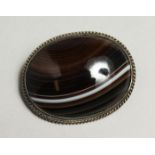 A BANDED AGATE BROOCH