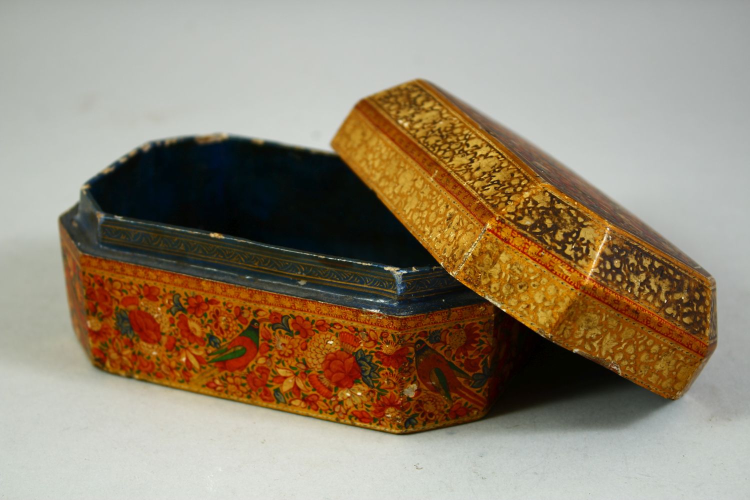 A FINE 19TH CENTURY KASHMIRI LACQUERED PAPIER MACHE LIDDED BOX, decorated with birds and flora, 13. - Image 6 of 7