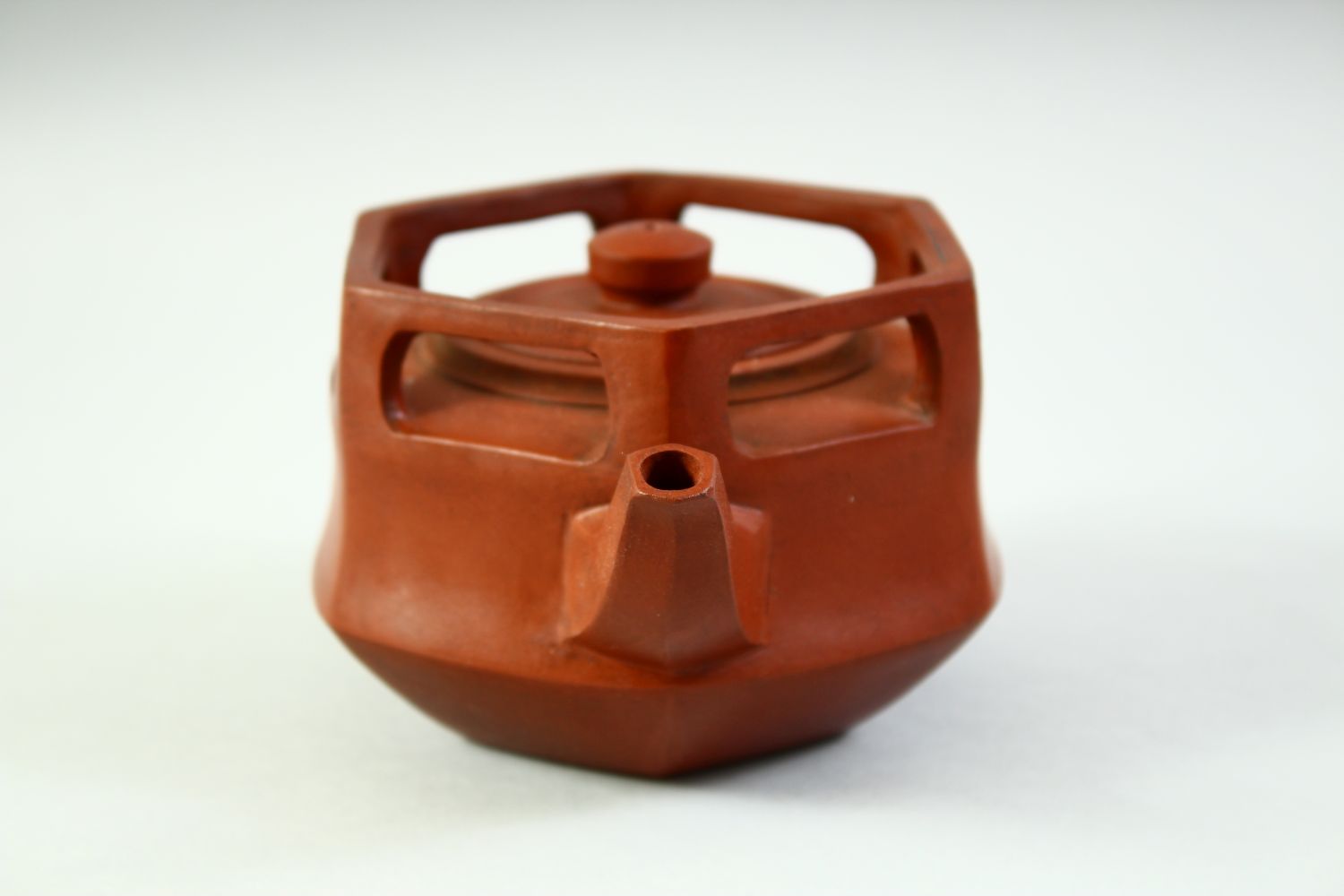AN UNUSUAL CHINESE YIXING TEAPOT, with impressed marks to inner lid and base, 15cm wide (including - Image 2 of 11