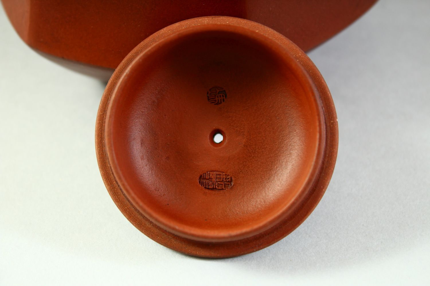 AN UNUSUAL CHINESE YIXING TEAPOT, with impressed marks to inner lid and base, 15cm wide (including - Image 6 of 11