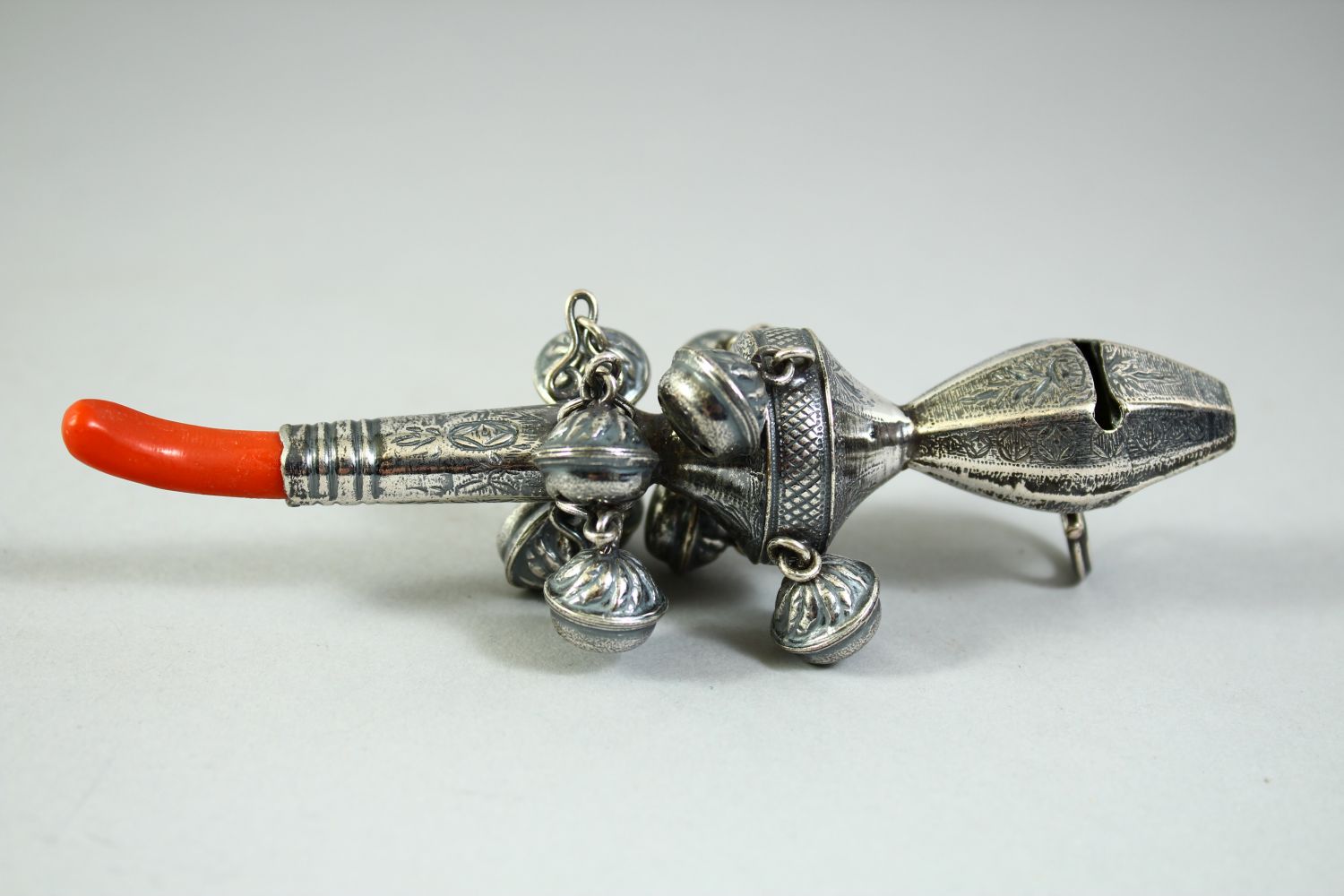 A CONTINENTAL SILVER AND CORAL NINE BELL RATTLE - Image 2 of 6