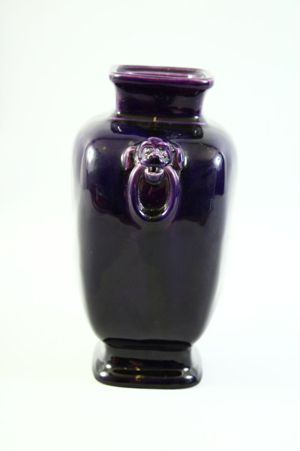 AN EARLY 20TH CENTURY CHINESE AUBERGINE GLAZE PORCELAIN VASE, with twin handles moulded as lion dogs - Image 2 of 7