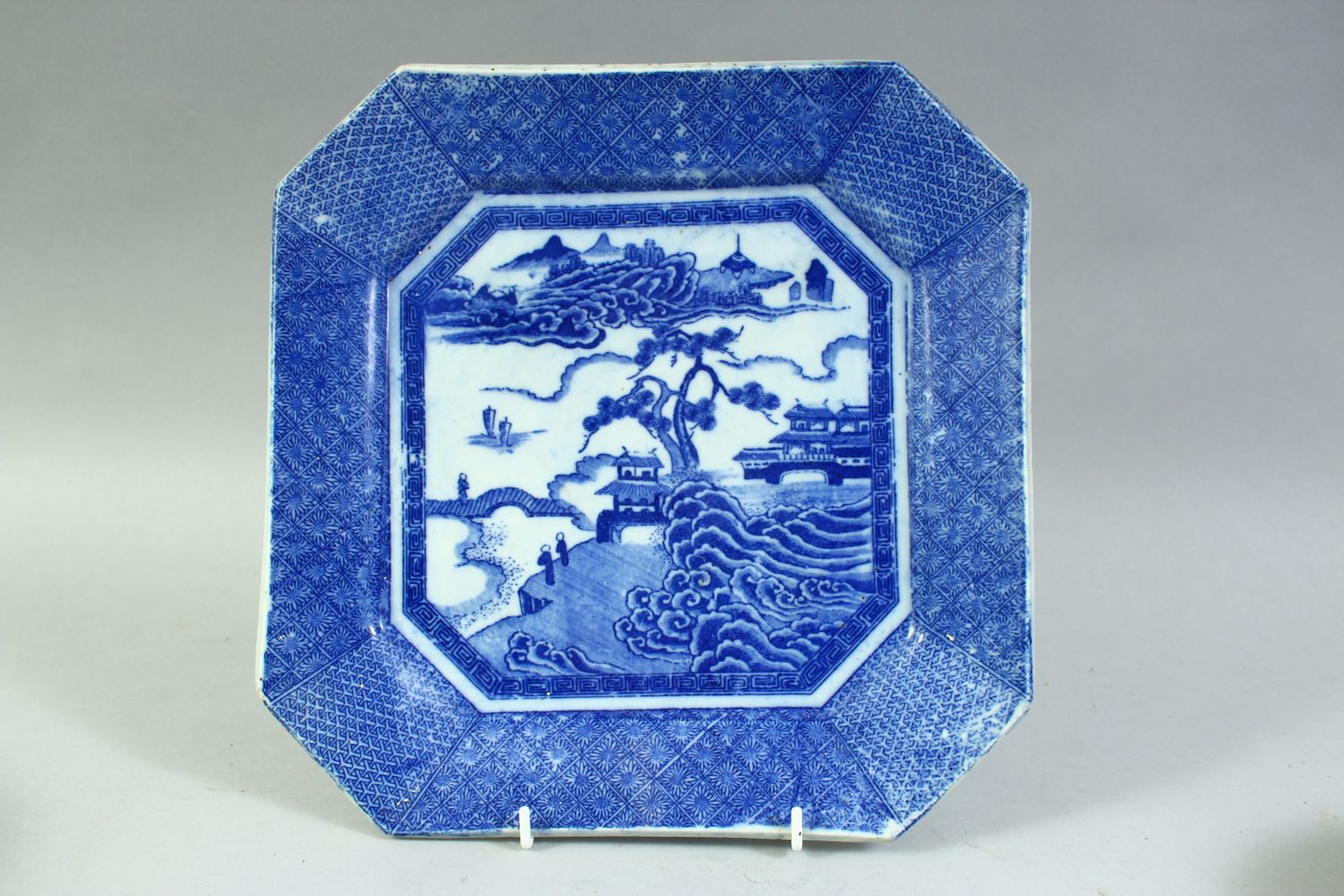 A MIXED LOT OF CHINESE BLUE AND WHITE PORCELAIN, comprising two tea bowls, two tea cups, four saucer - Image 2 of 7