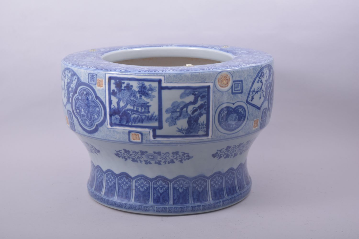 A LARGE JAPANESE ARITA BLUE AND WHITE PORCELAIN HIBACHI, possibly Taisho period, decorated with - Image 4 of 7