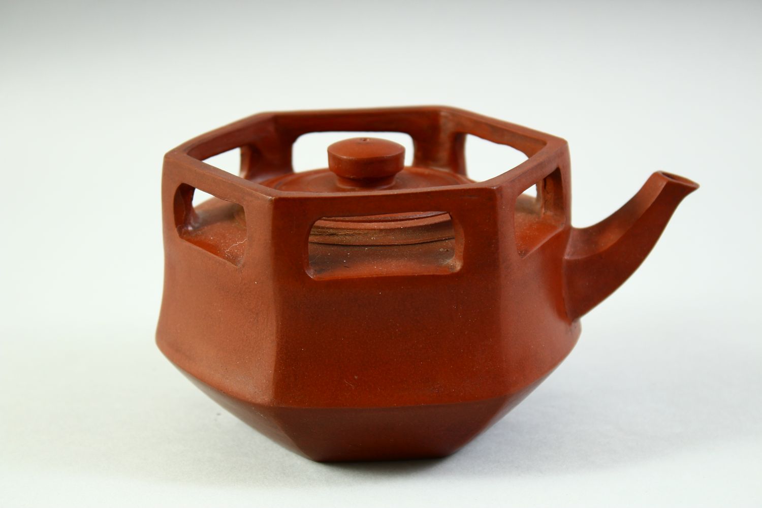 AN UNUSUAL CHINESE YIXING TEAPOT, with impressed marks to inner lid and base, 15cm wide (including - Image 3 of 11