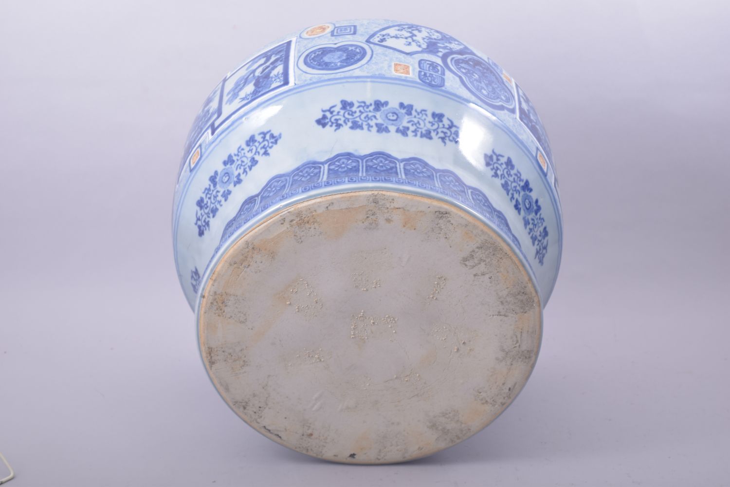 A LARGE JAPANESE ARITA BLUE AND WHITE PORCELAIN HIBACHI, possibly Taisho period, decorated with - Image 7 of 7