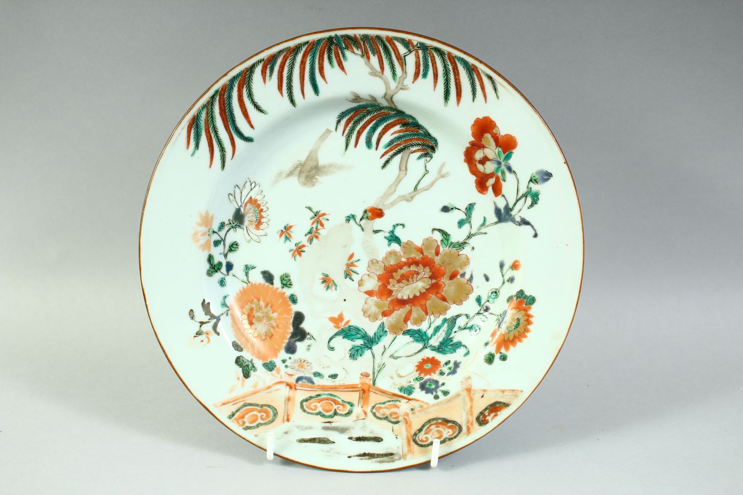 FOUR CHINESE FAMILLE VERTE PORCELAIN DISHES, painted with a bird and native flora with gilt - Image 4 of 6