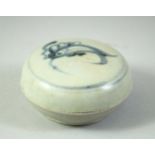 A CHINESE BLUE AND WHITE PORCELAIN CIRCULAR BOX AND COVER, 8cm diameter.