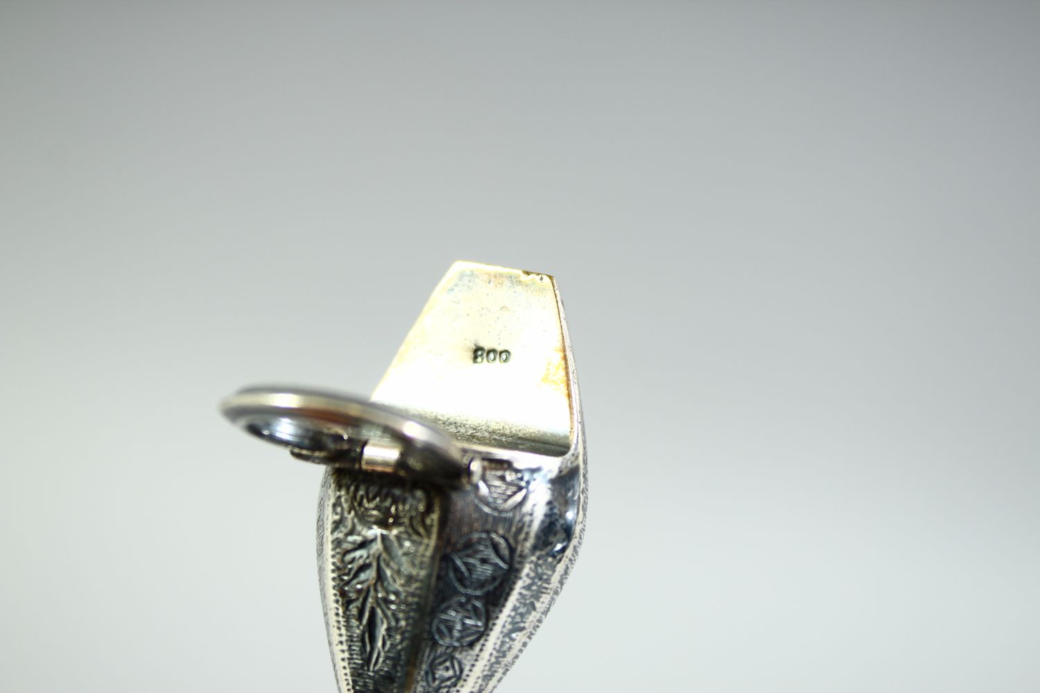 A CONTINENTAL SILVER AND CORAL NINE BELL RATTLE - Image 6 of 6