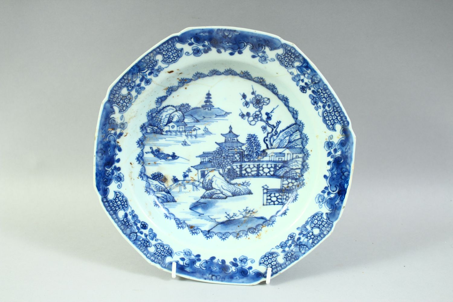FOUR CHINESE FAMILLE VERTE PORCELAIN DISHES, painted with a bird and native flora with gilt - Image 2 of 6