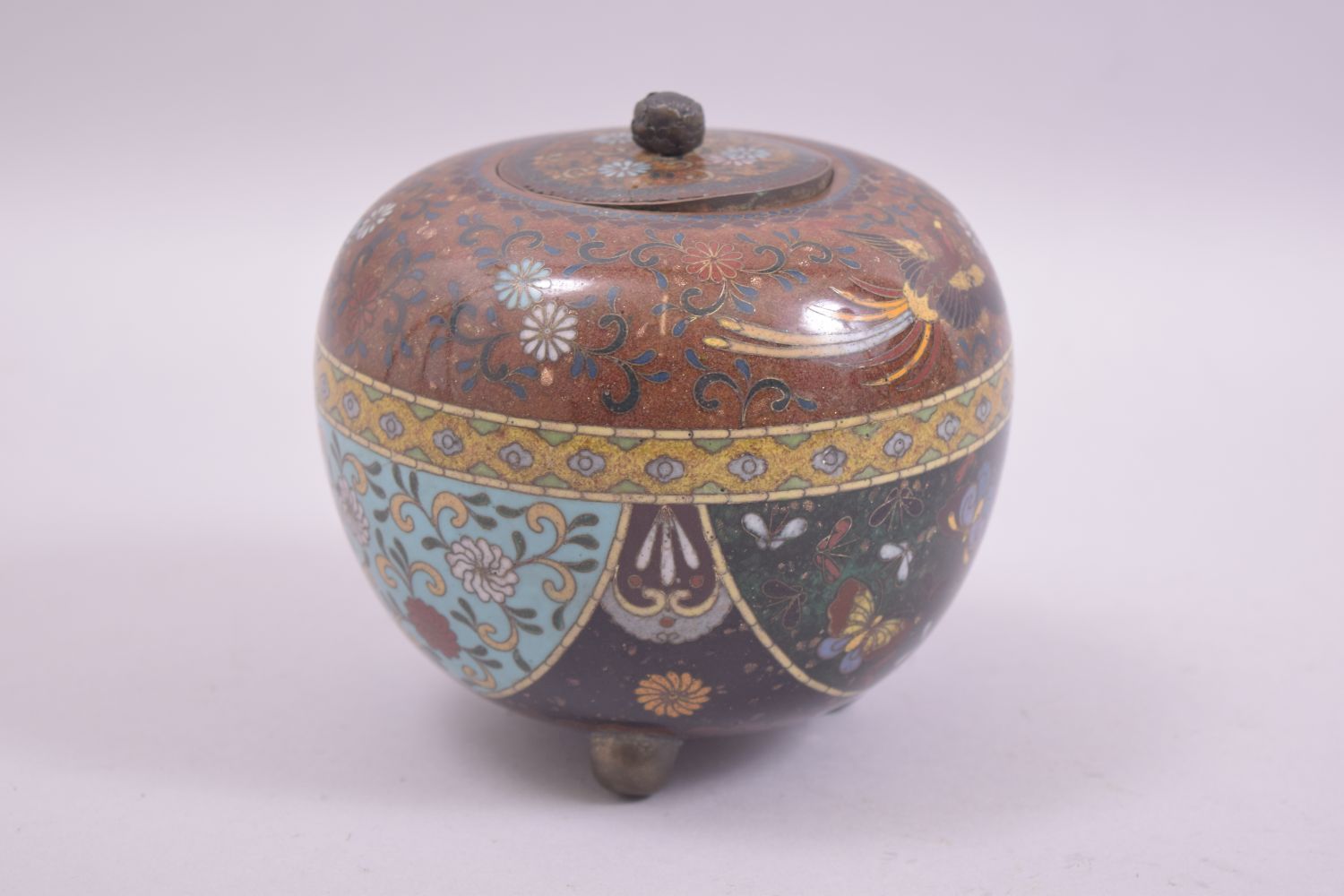 A JAPANESE CLOISONNE KORO AND COVER, decorated with panels of butterflies and flower heads beneath a - Image 4 of 8