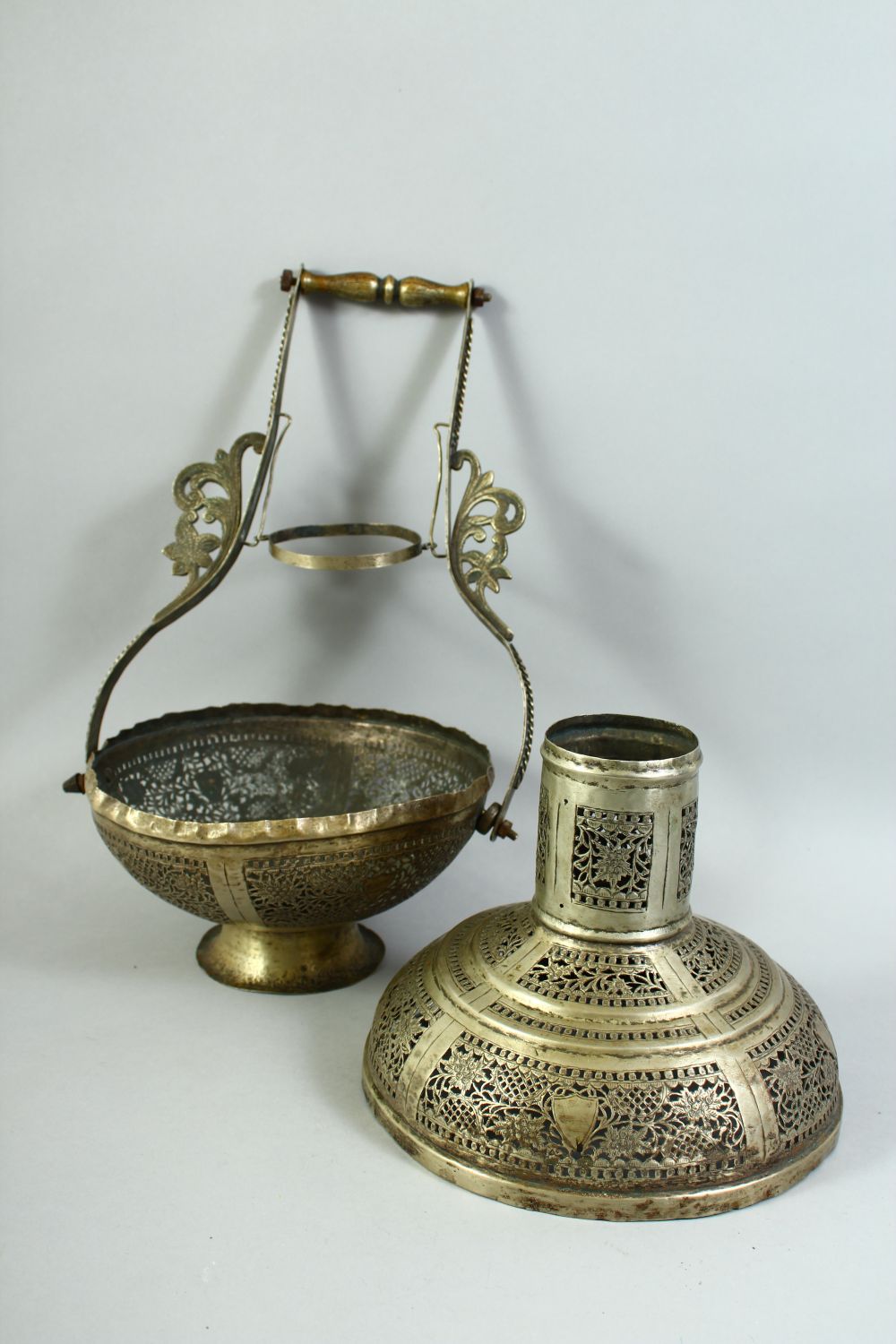 AN ISLAMIC OPENWORK METAL LANTERN / LAMP, with pierced floral decoration and handle, 38cm high - Image 5 of 5