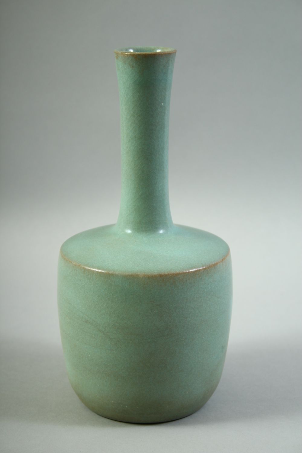 A CHINESE CELADON PORCELAIN VASE, 26cm high. - Image 4 of 6