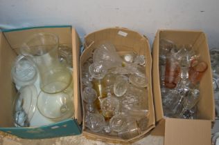 A quantity of household glassware.