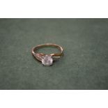 A 9ct gold dress ring.