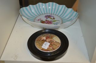 A pot lid (AF) together with a porcelain dish.