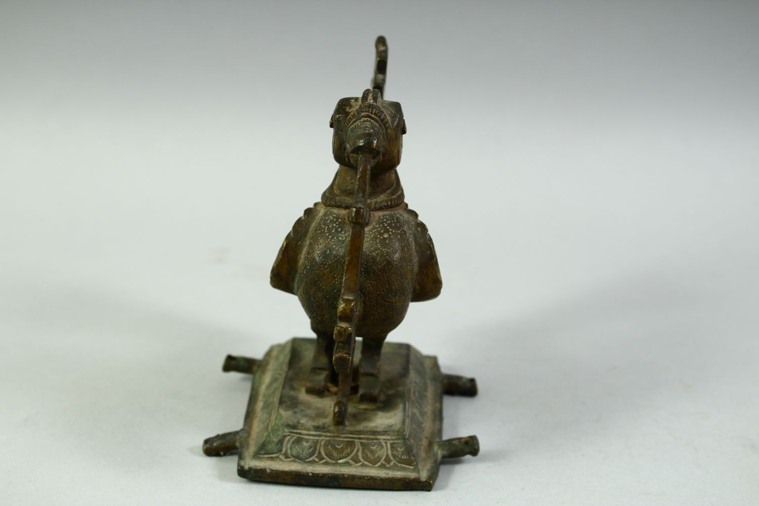 AN 18TH / 19TH CENTURY INDIAN BRONZE MODEL OF A BIRD, 13cm high. - Image 2 of 5