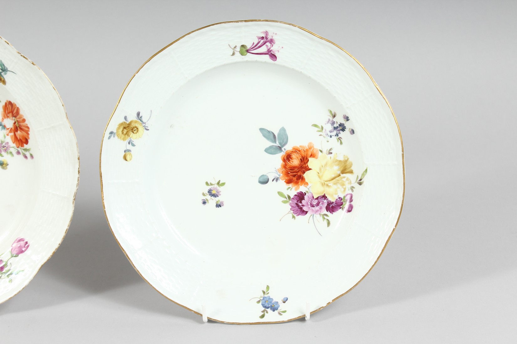 A SET OF THREE MEISSEN CIRCULAR PLATES sprigged and painted with flowers. Cross swords mark in blue. - Image 4 of 6