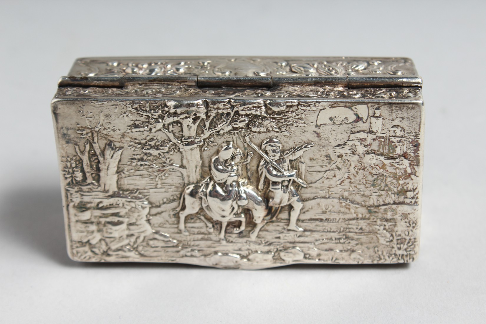 A RECTANGULAR DUTCH SILVER SNUFF BOX with impressed marks and B M. 2.75ins long. - Image 2 of 3