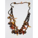 A GOOD AMBER NECKLACE.